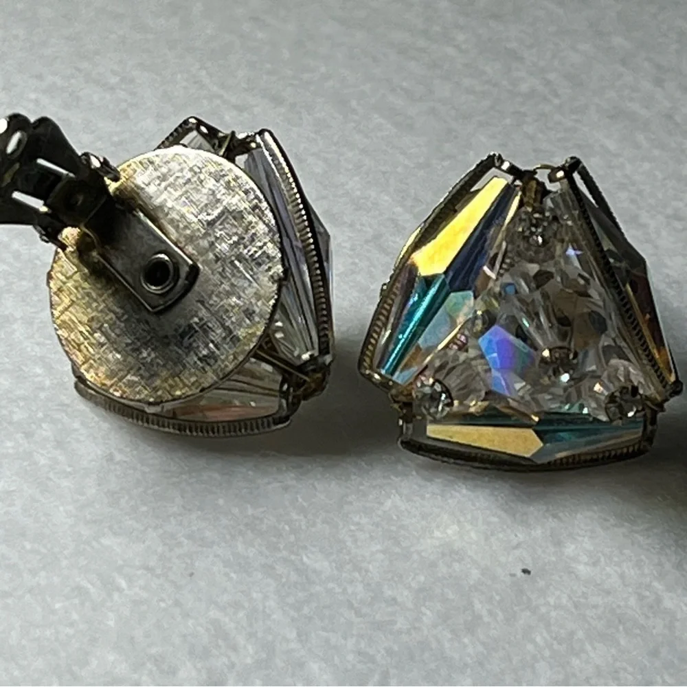 Vintage Clip Earrings iridescent chunky retro  goldtone clip.